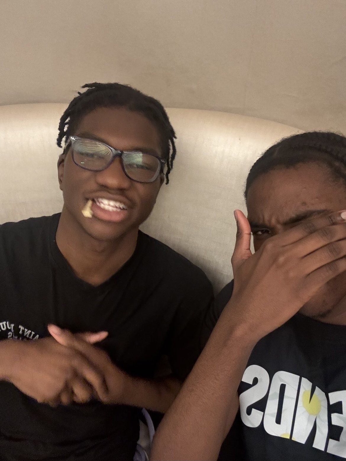 Speedy frauding with his smile