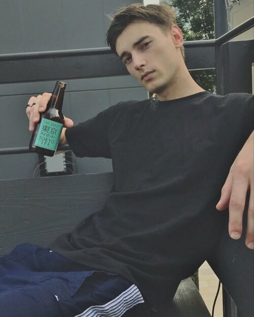 40a7a898 accd 4d92 8128 74cac0f68504