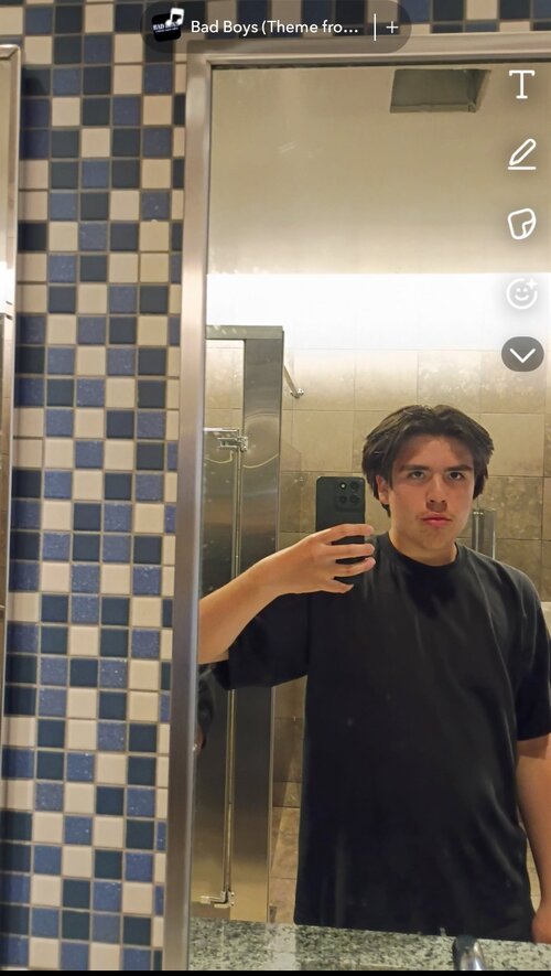 Screenshot_20260416-185102_Snapchat~2.jpg