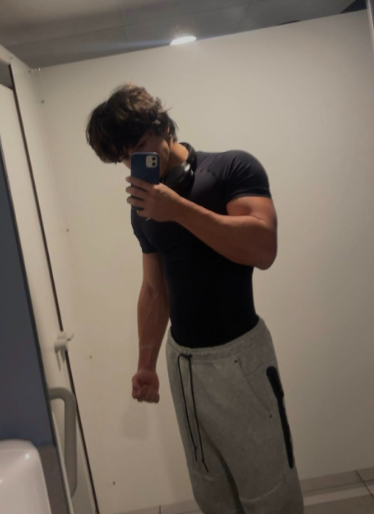 1777641643692