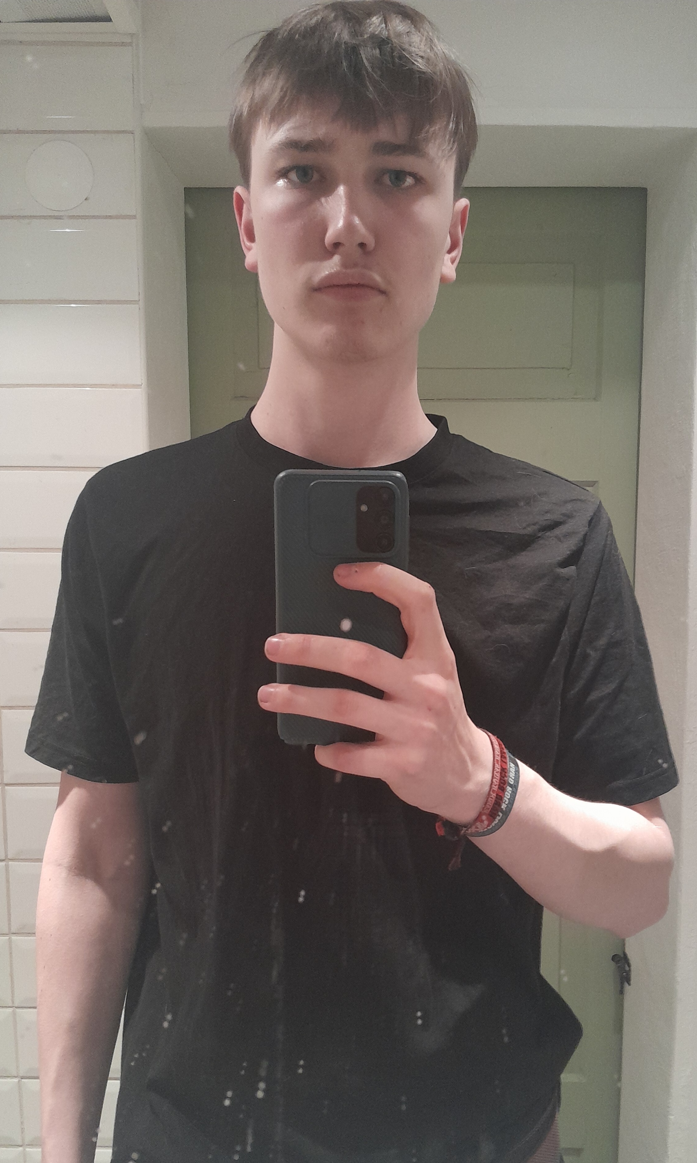1000008239