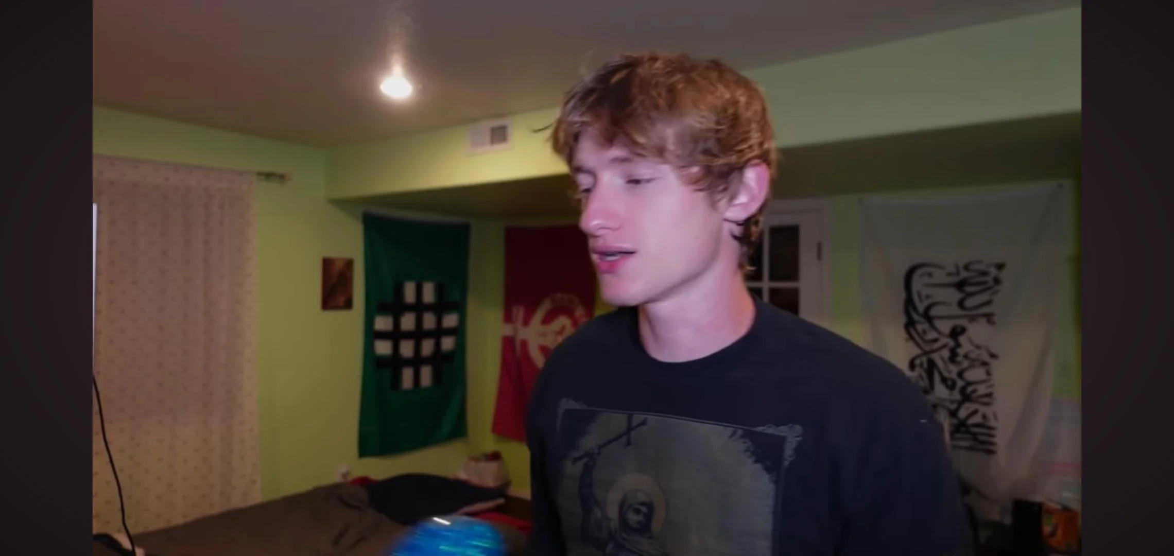 Whats the green flag in this youtubers background v0 2mkzppz4j83f1