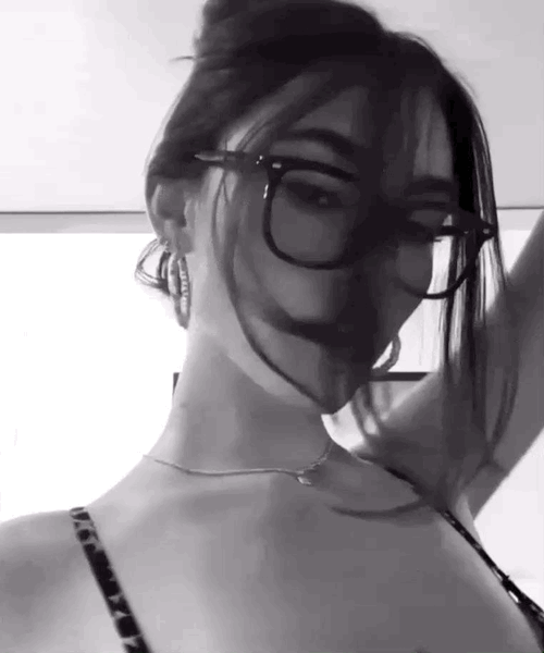 63D8B307-CA5F-4002-99C0-C16B9A539916.gif