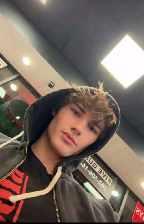Screenshot_20260507_194451_TikTok.jpg