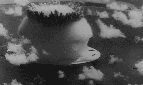 Nuclear atom bomg explosion animated gif 6