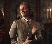 sam-reid-lestat-de-lioncourt.gif