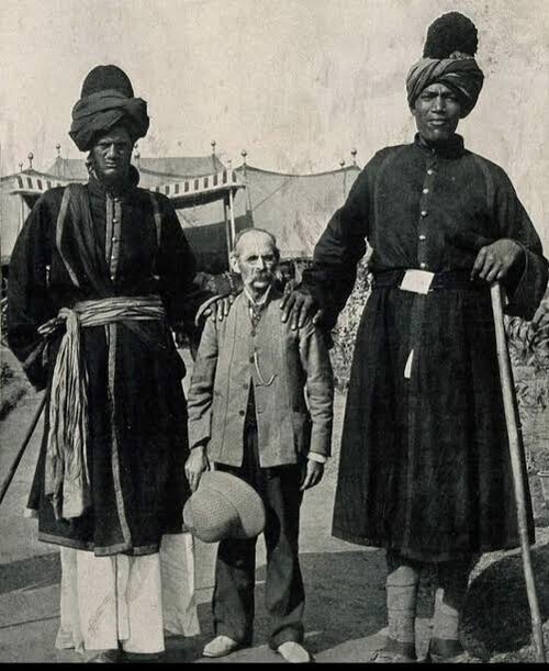 GghRyRjbUAASLu2.jpg