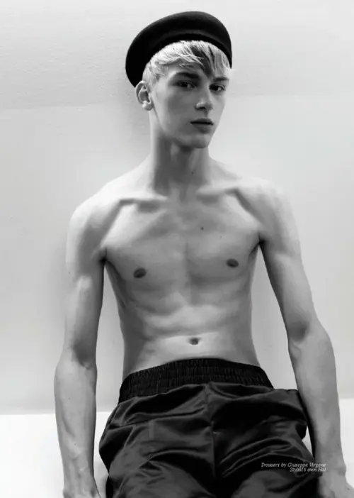Dominik Sadoch 768x1077 1