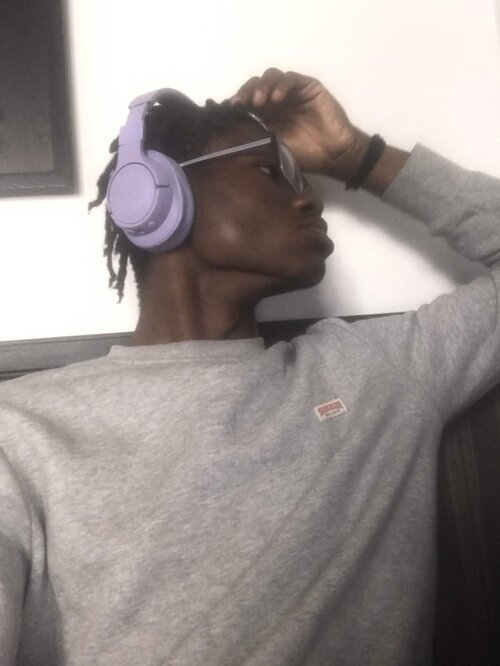 speedy's frauded side profile.jpg