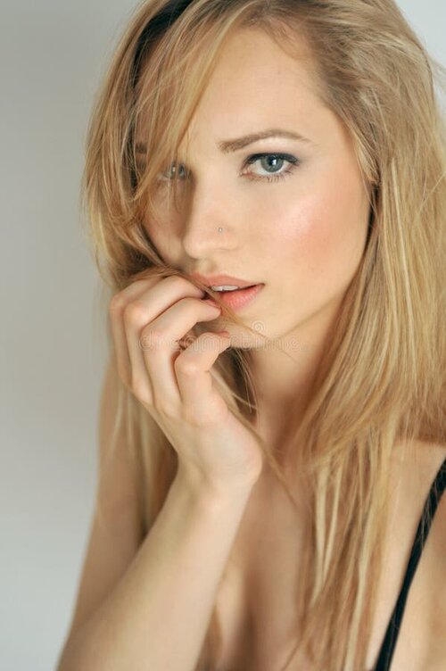 Closeup portrait young slavic model minimum makeup shallow depth field natural light 31825735