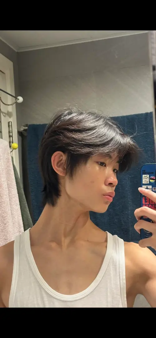 really-need-help-on-what-short-haircut-i-should-get-v0-s6u6lu3kxt2h1.webp