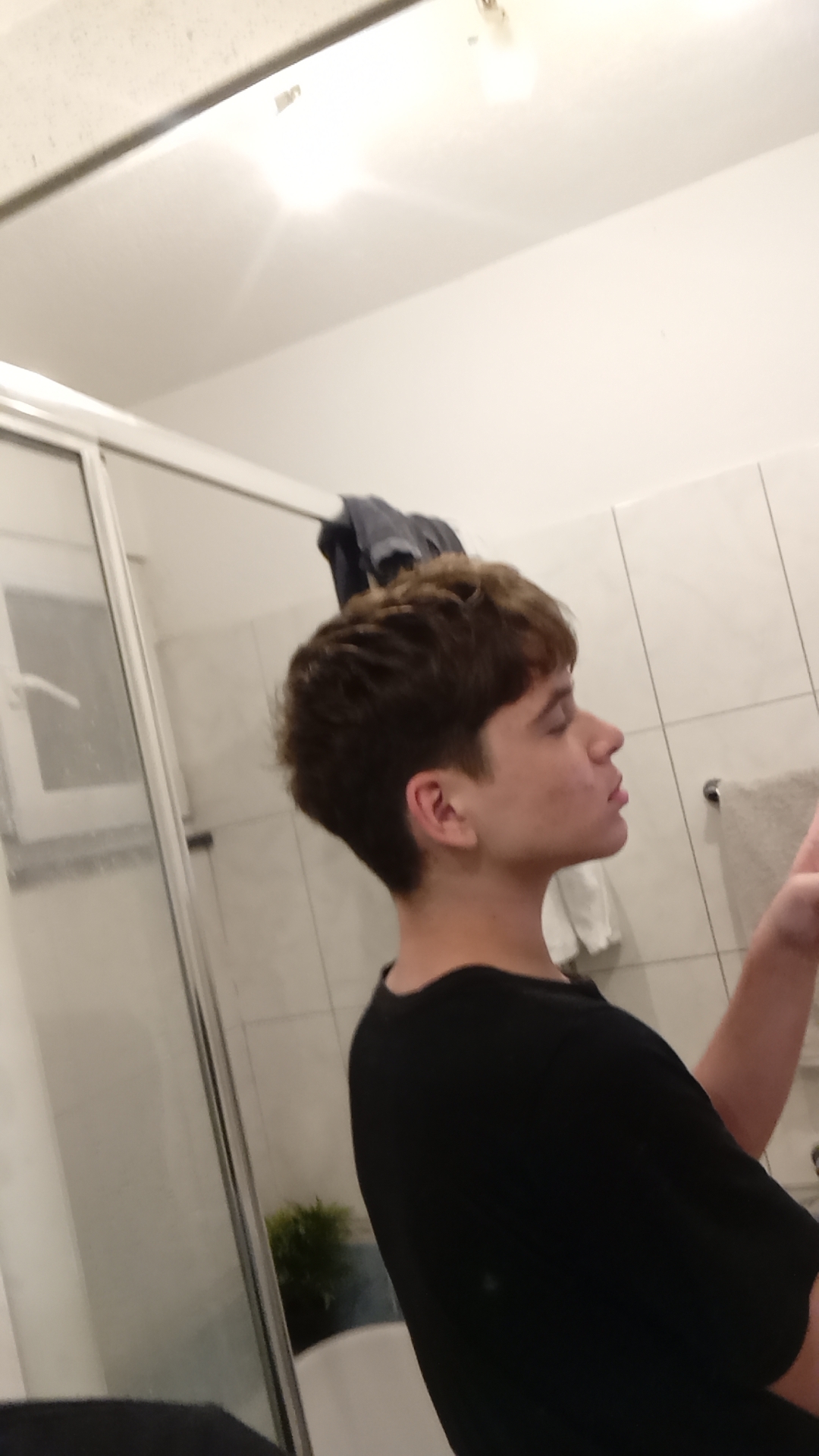 1000040076