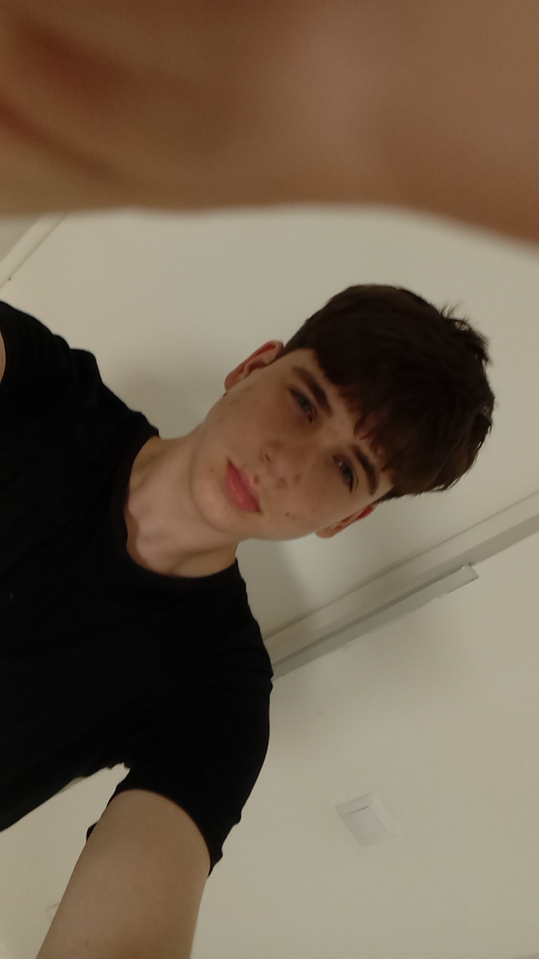 1000040077