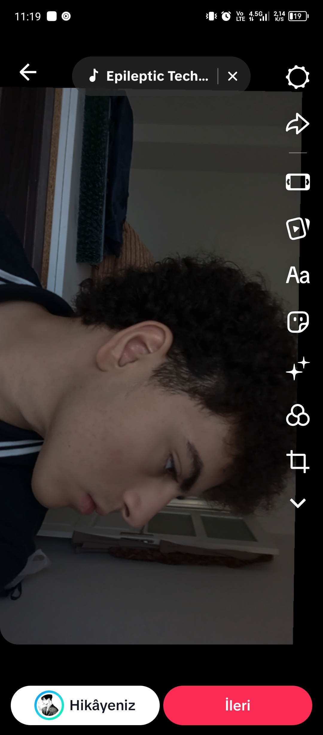 1000111979