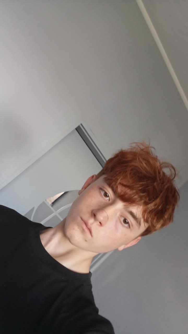 1000417744