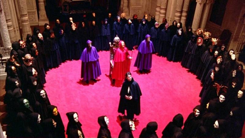 Eyes Wide Shut still 5 e1595293128290 1024x578