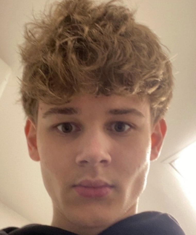 1000008281