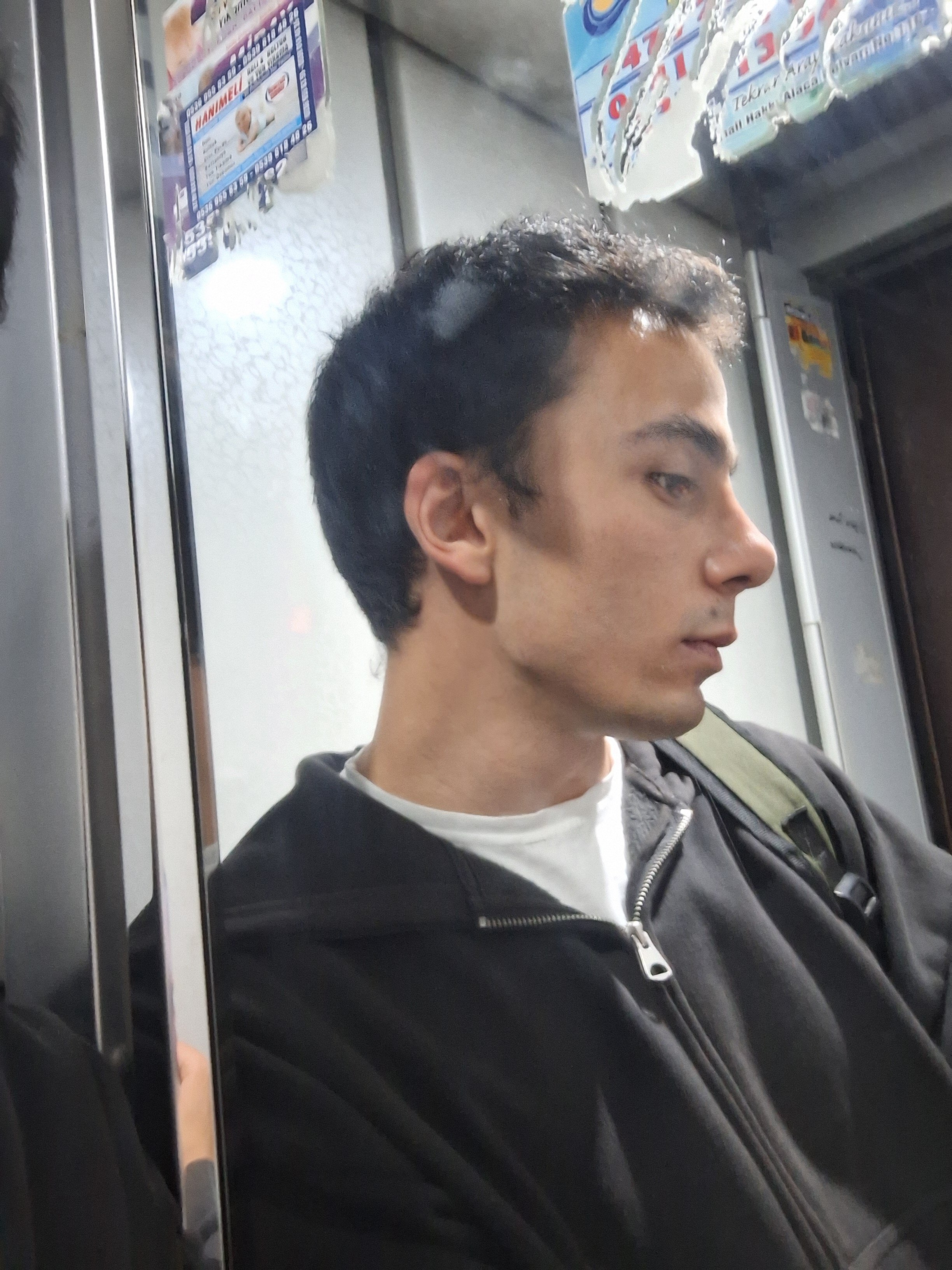 1000089565