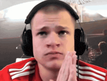 Jynxzi headphones off