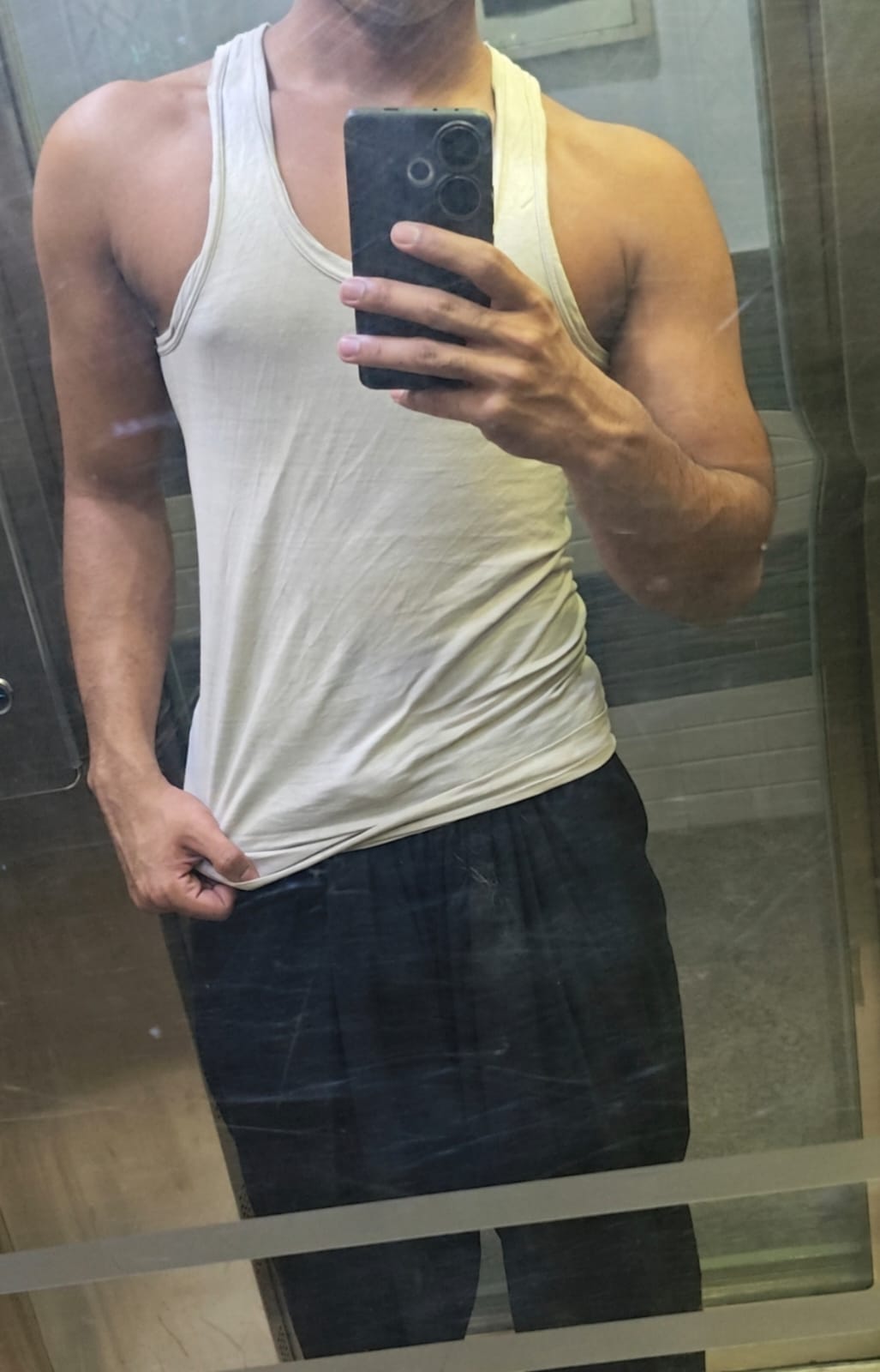1000035647