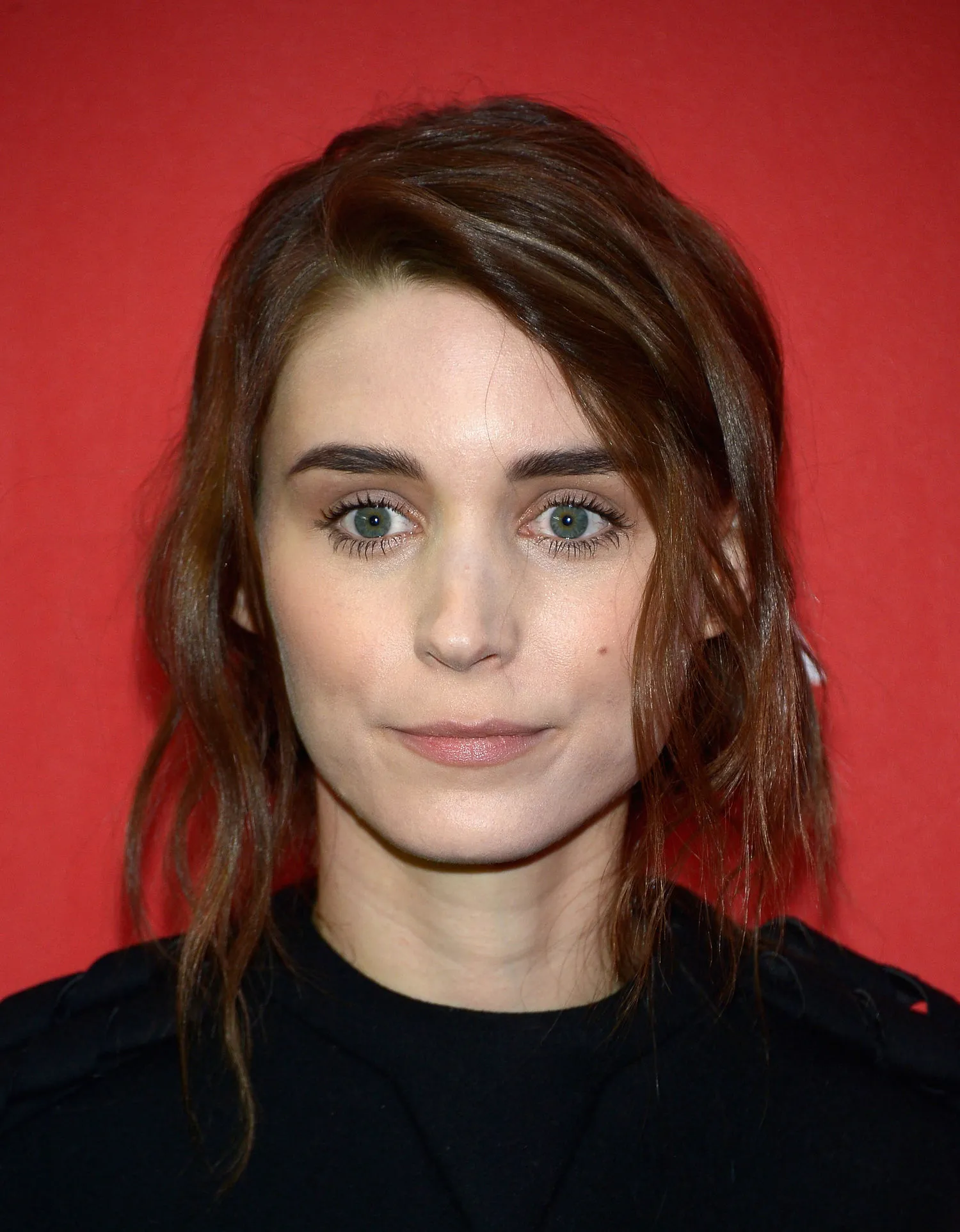 Beauty 2014 01 rooney mara messy hair updo front main