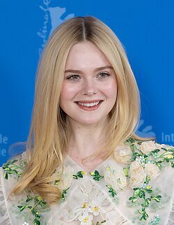 Elle Fanning 1733 cropped