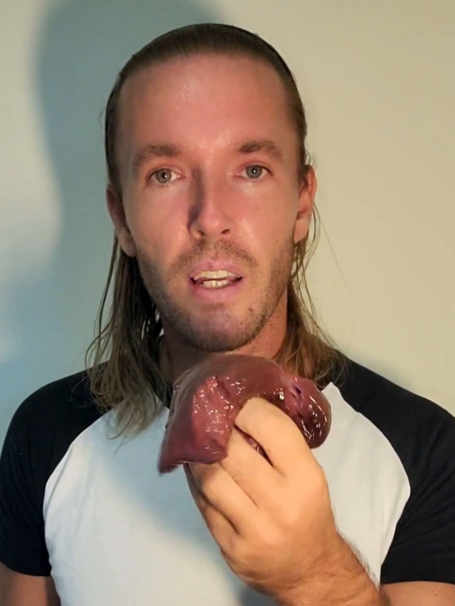 1783131843702