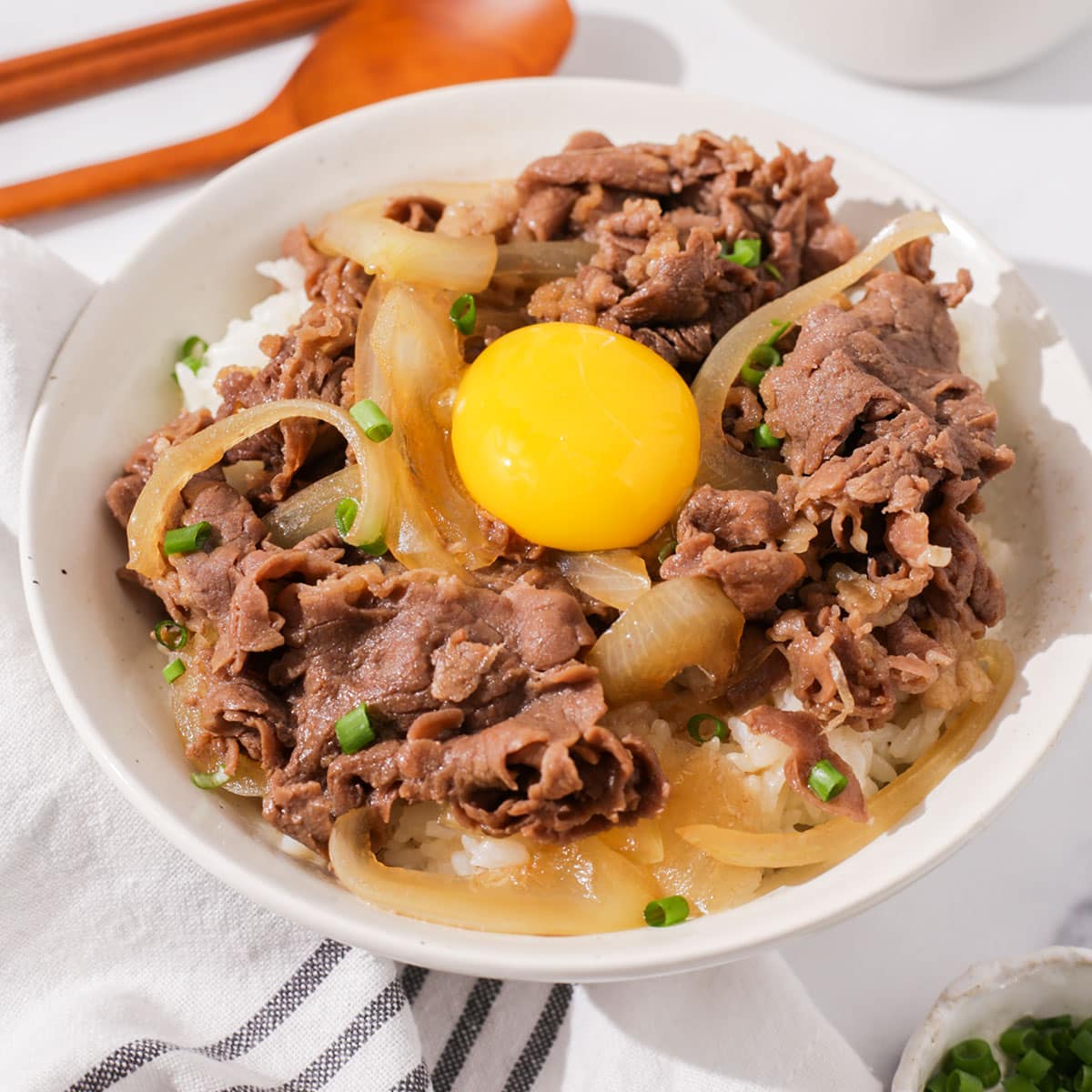 Gyudon in bowl thumbnail