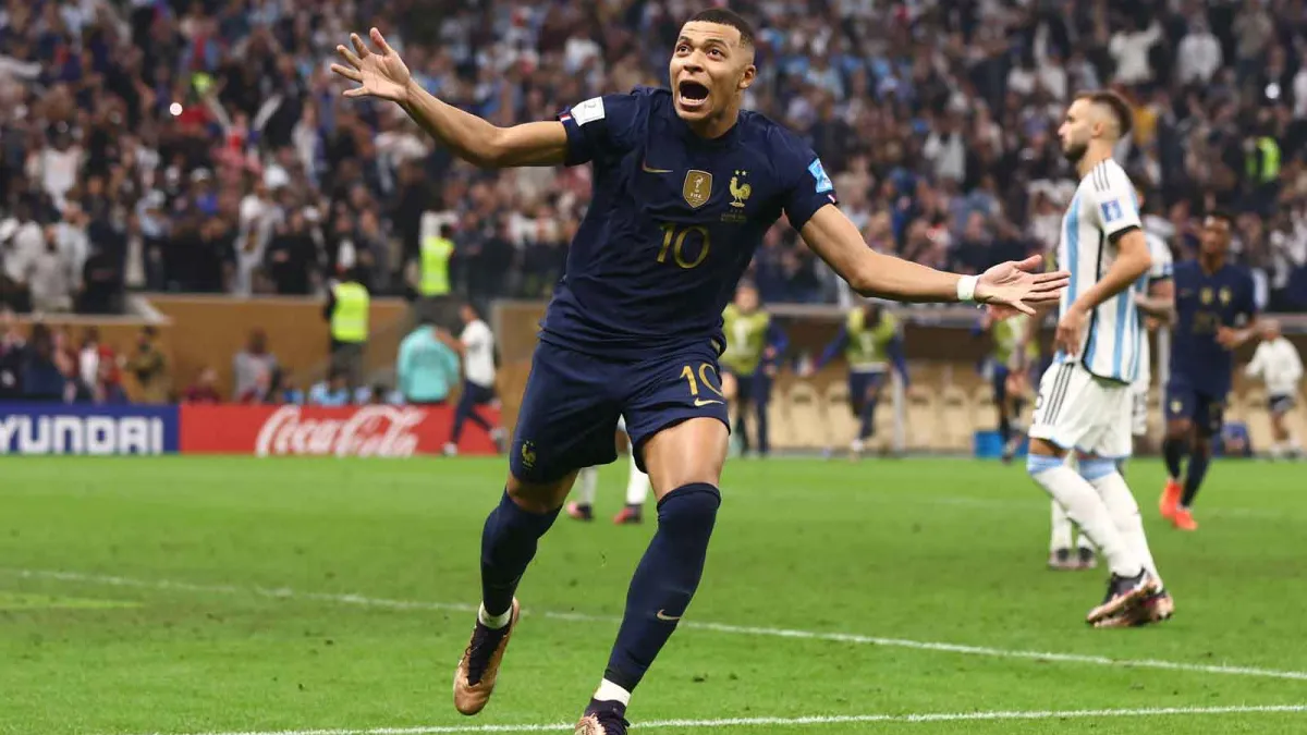 Web 121822 mbappe