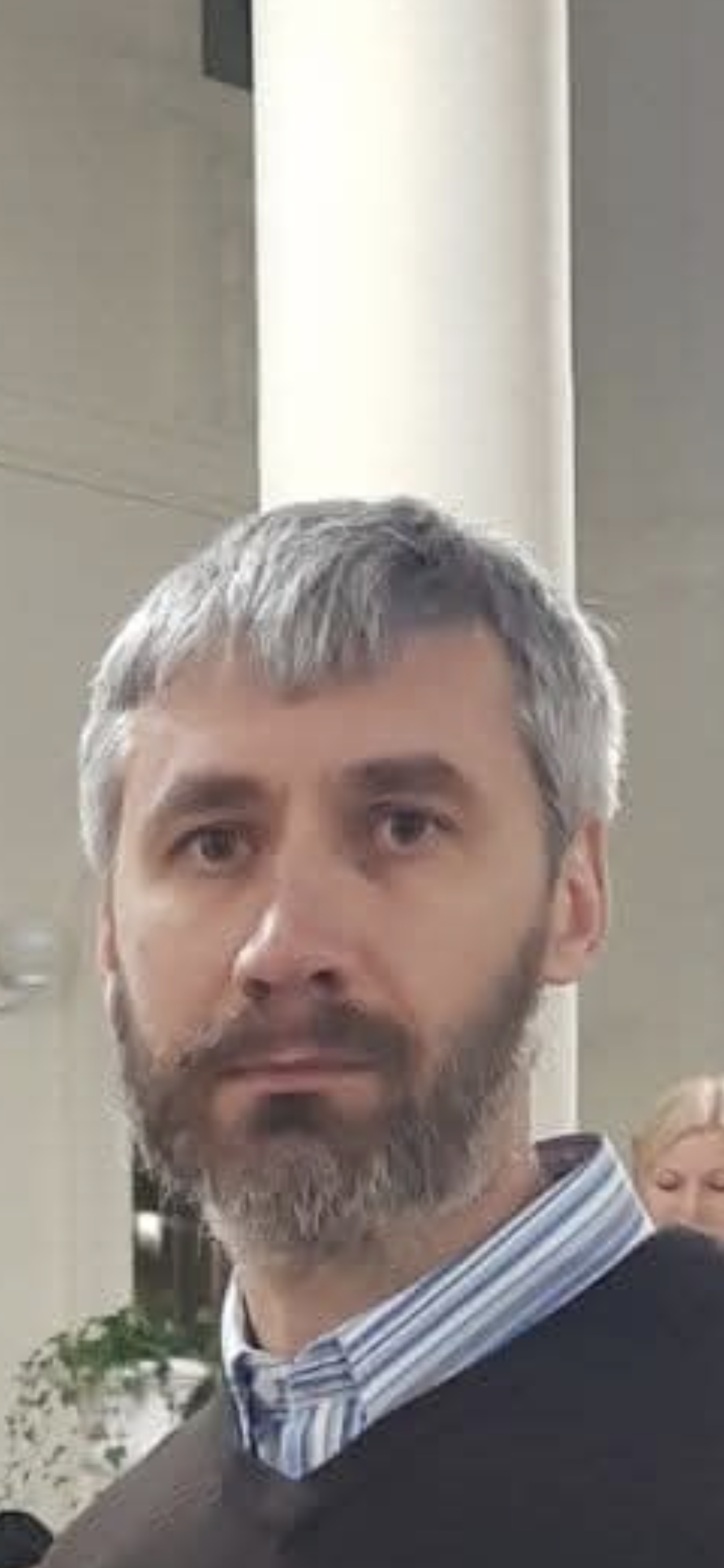 10548
