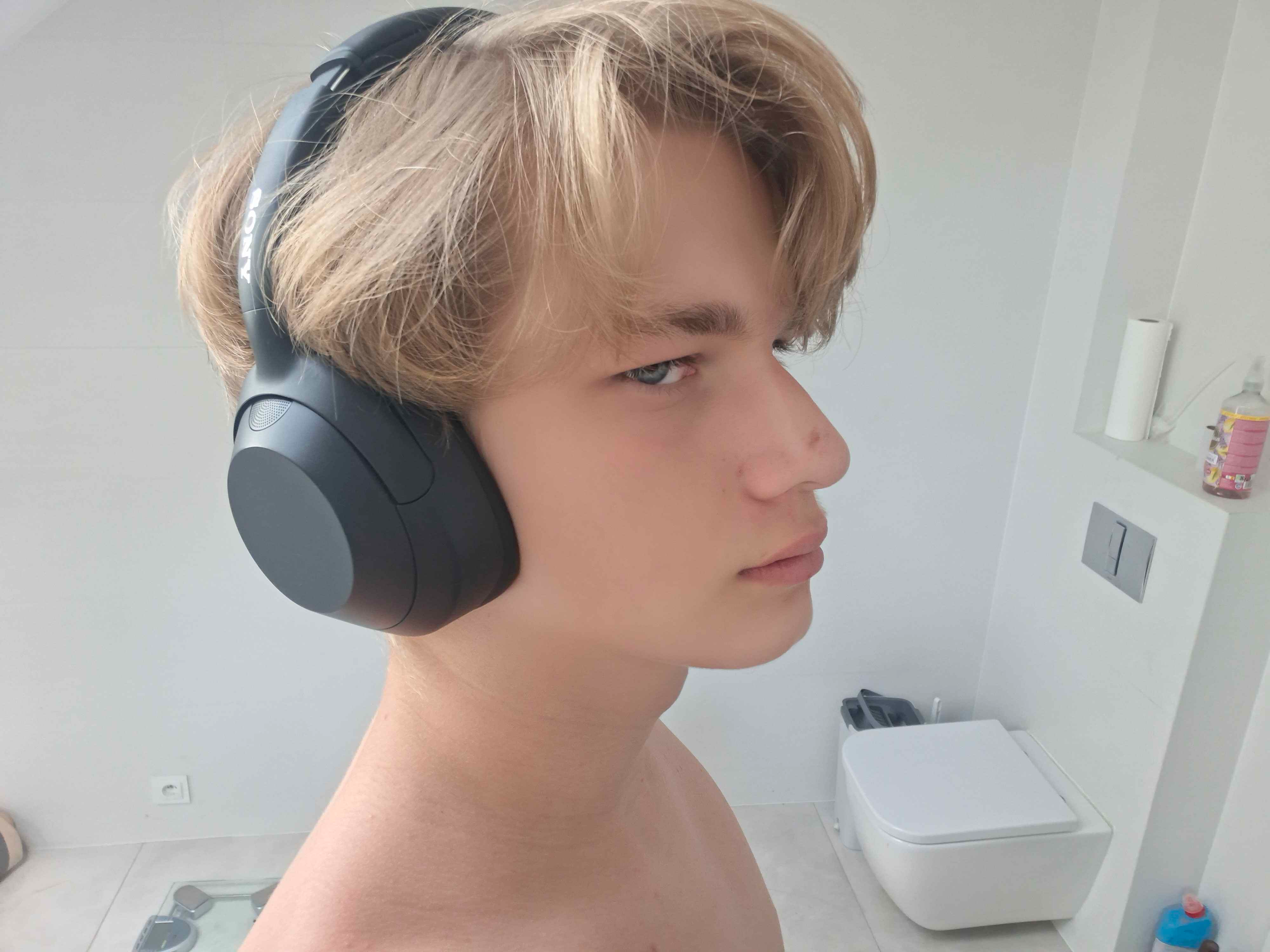 1785328935379