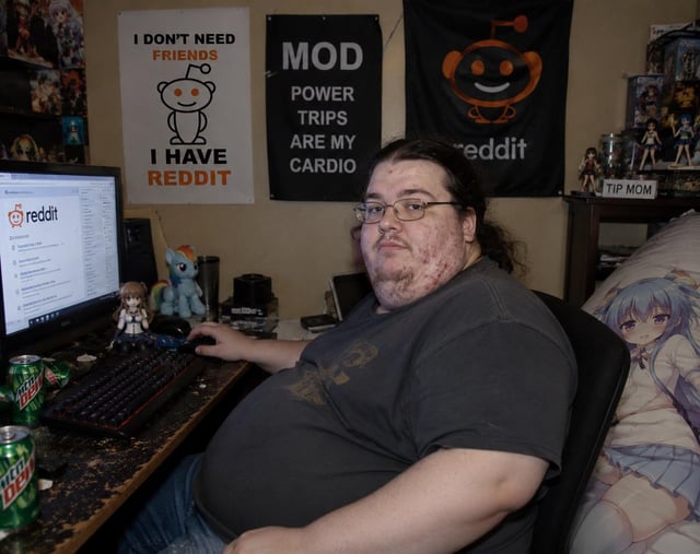 Create a pic of the average reddit mod v0 f7jijxngl35h1