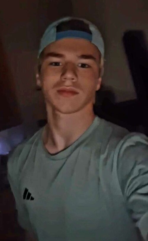 Snapchat-1645887335.jpg
