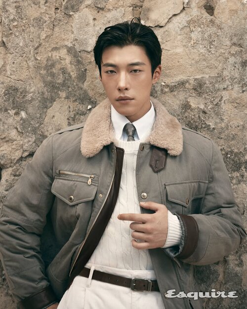 esquire.korea-20260709-0002.jpg