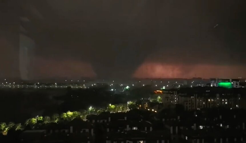Tornado Huanggang China 3.jpeg