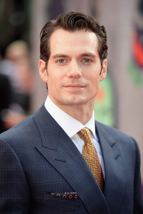 henry-cavil_glamour_23nov17_gettyimages-585572034_p.jpg