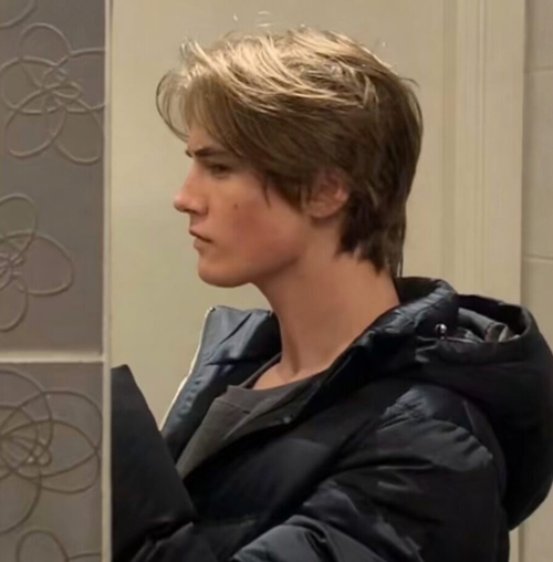 Arvid side.png
