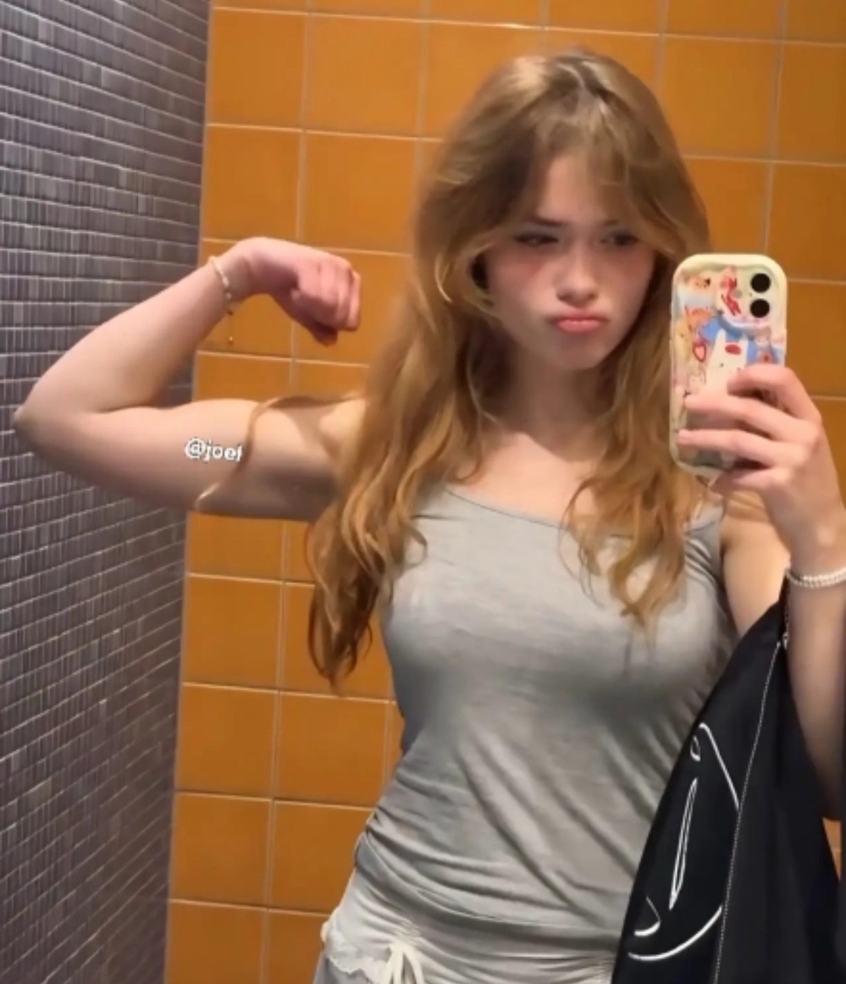 41020