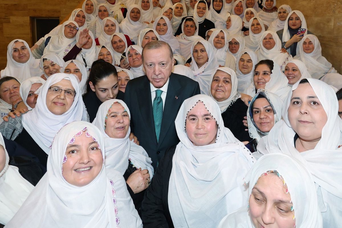 Cumhurbaskani erdogan zeynep gunes ve 19557992 464 amp