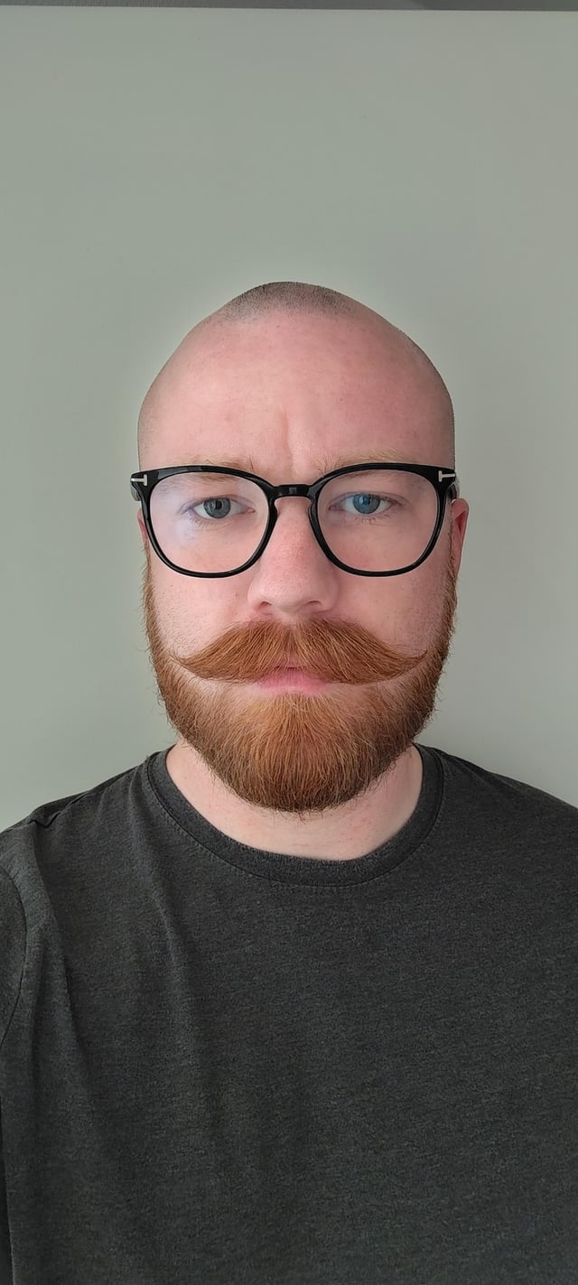 This is the shortest my beard have been for 10 years and v0 94o87ftp45ih1