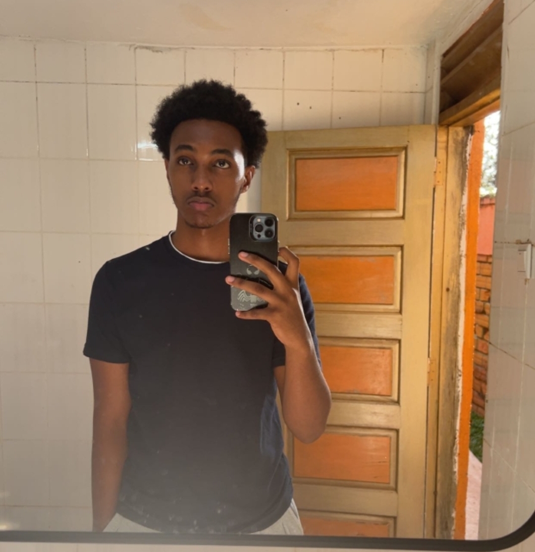 1000728084