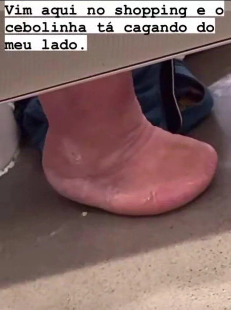 1000128584