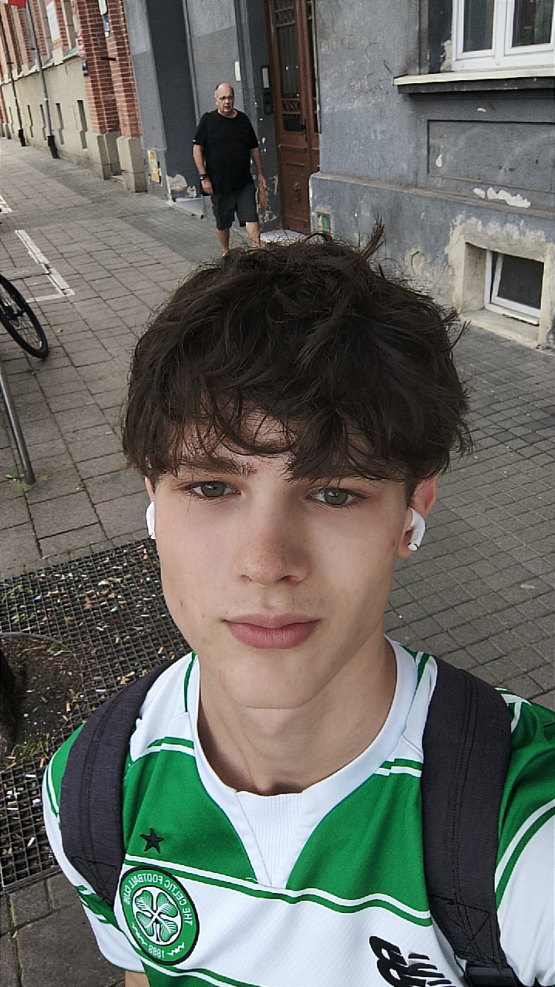 1000015304