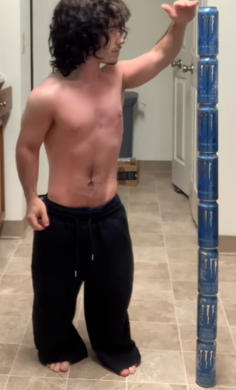 1786643395904