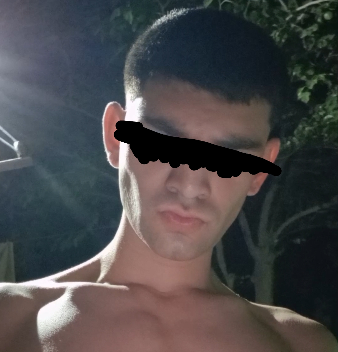 1000024703
