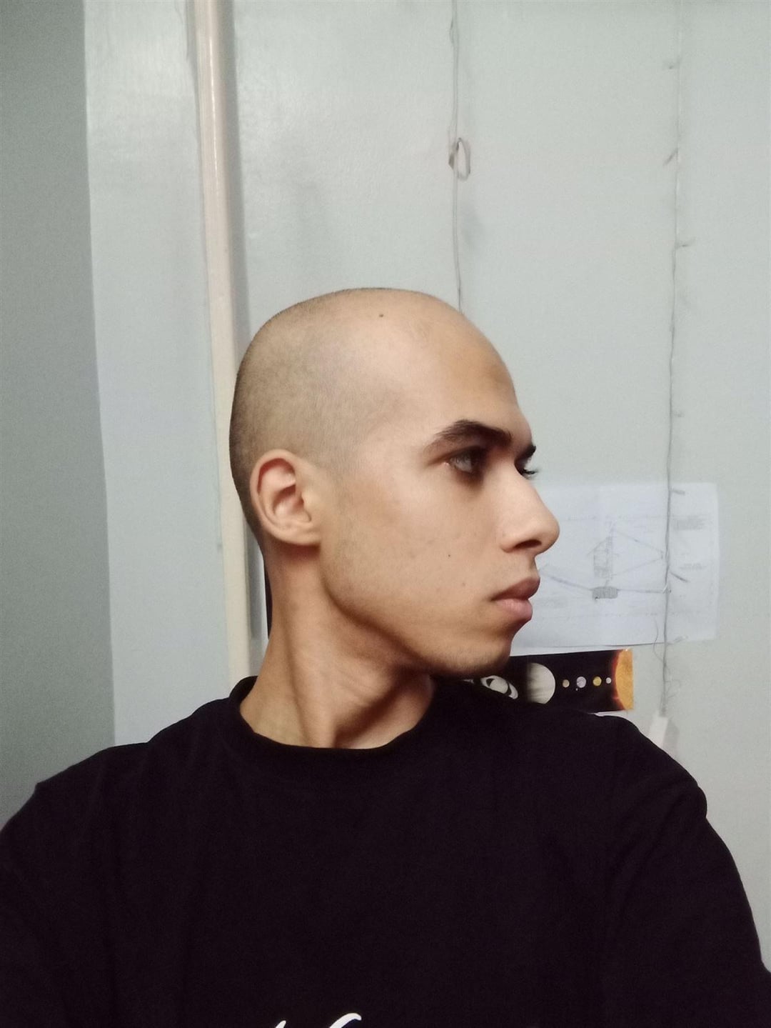 23m 59ft women look way from me because i am unattractive v0 0t6sisda1svg1