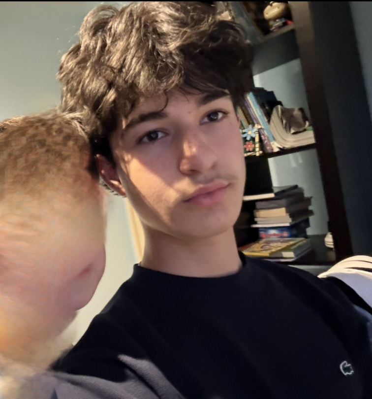 1000024944