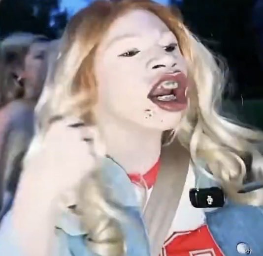 1000029427