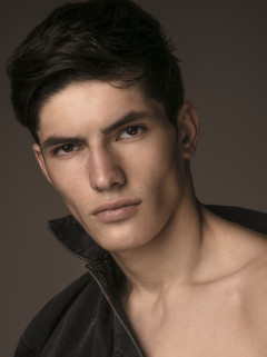 Islam dulatov 690876 modelprofileMainPicCropped