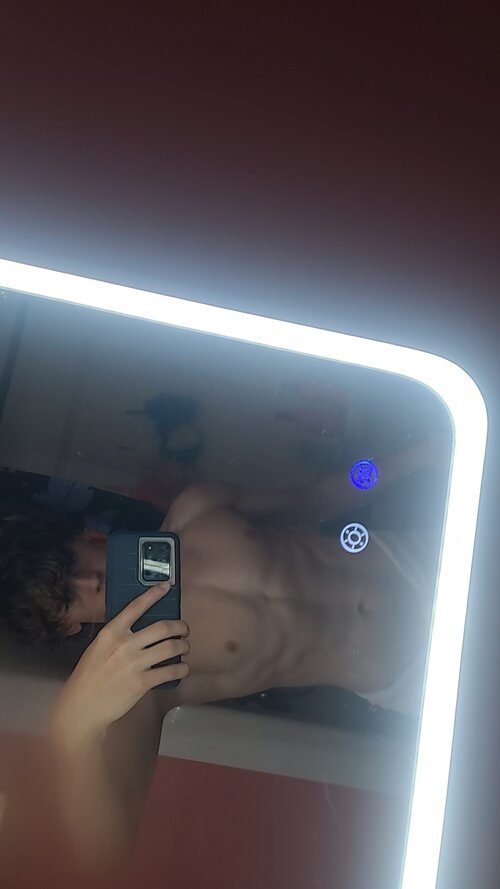 Snapchat-776943671.jpg